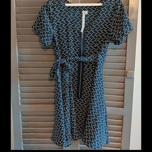 Front zip cap sleeve dress with bow print